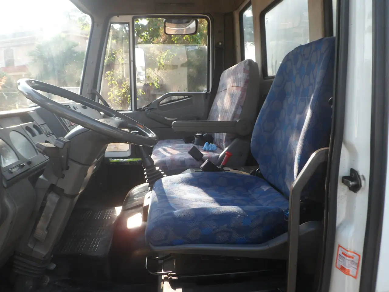 Iveco eurocargo 80e15 furgonatura con pedana, foto 9
