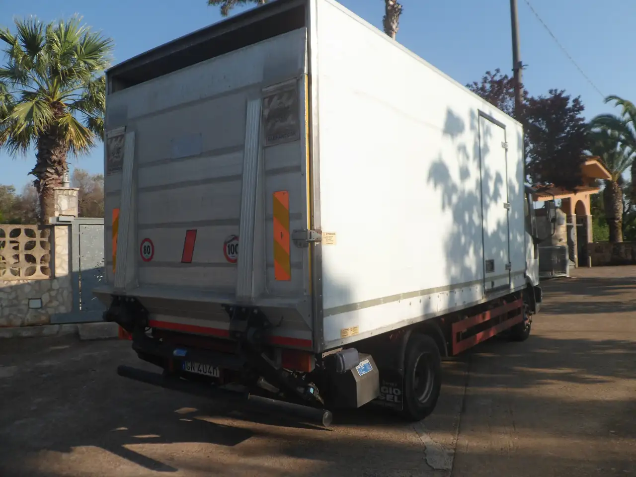 Iveco eurocargo 80e15 furgonatura con pedana, foto 3