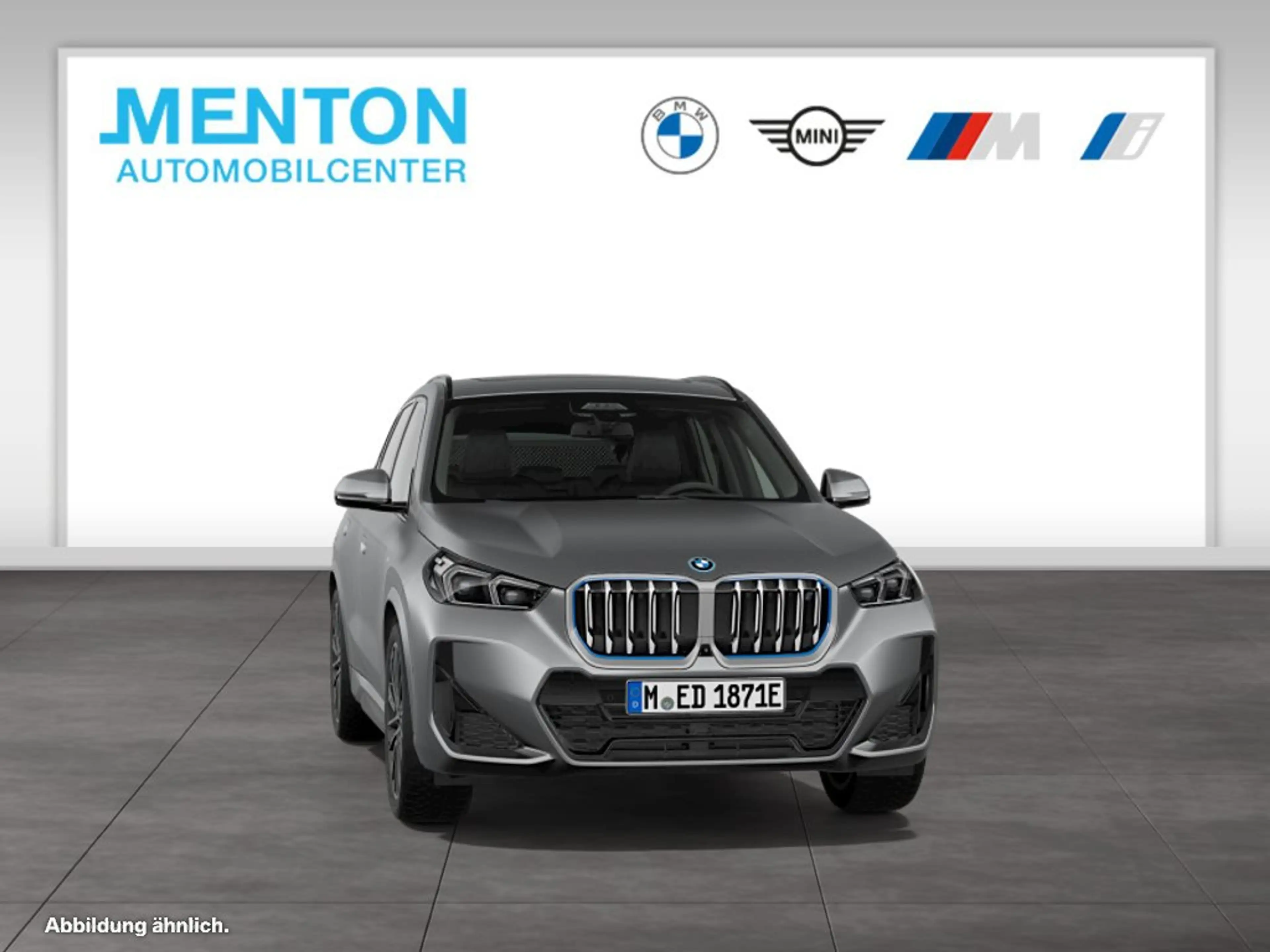 BMW iX1 xDrive30 — photo 11