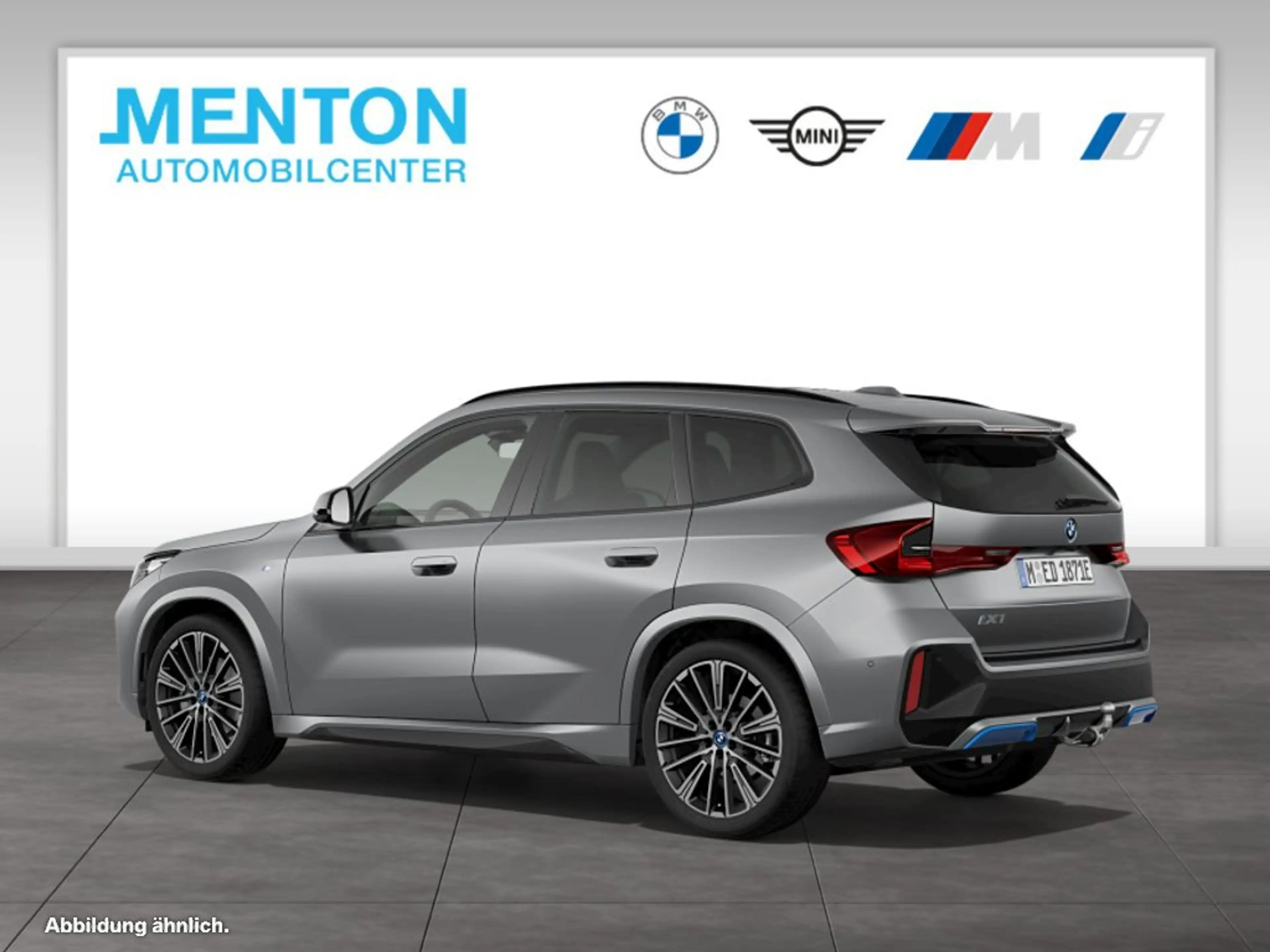BMW iX1 xDrive30 — photo 7