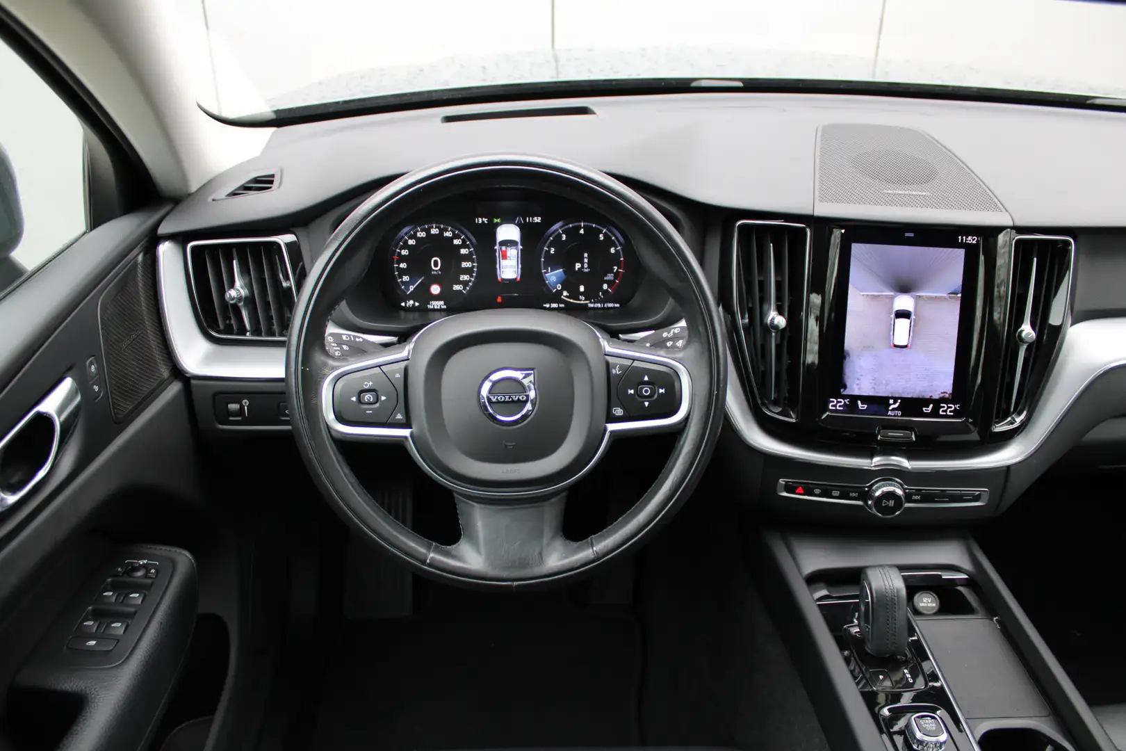 Volvo XC60 B5 Automaat Momentum Exclusive | Head Up display | Grijs - 2