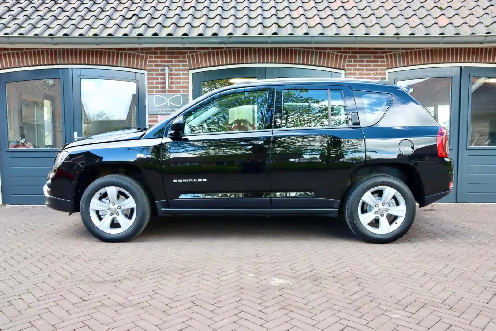 Jeep Compass 2.0 Sport | AIRCO | BLUETOOTH | CRUISE CONTROL Fekete - 2