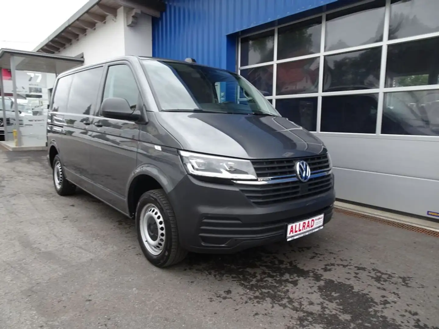 Volkswagen T6.1 Transporter KR 2,0 TDI 4-Motion 2x Schiebetür Grau - 2