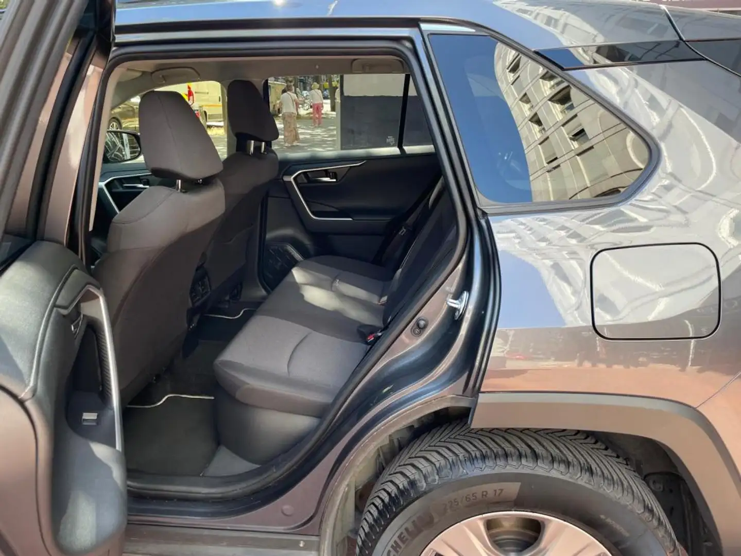Toyota - 12/2022 86.036 KMS RAV 4 HYBRIDE 2.5 218ch DYNAM Gris - 2
