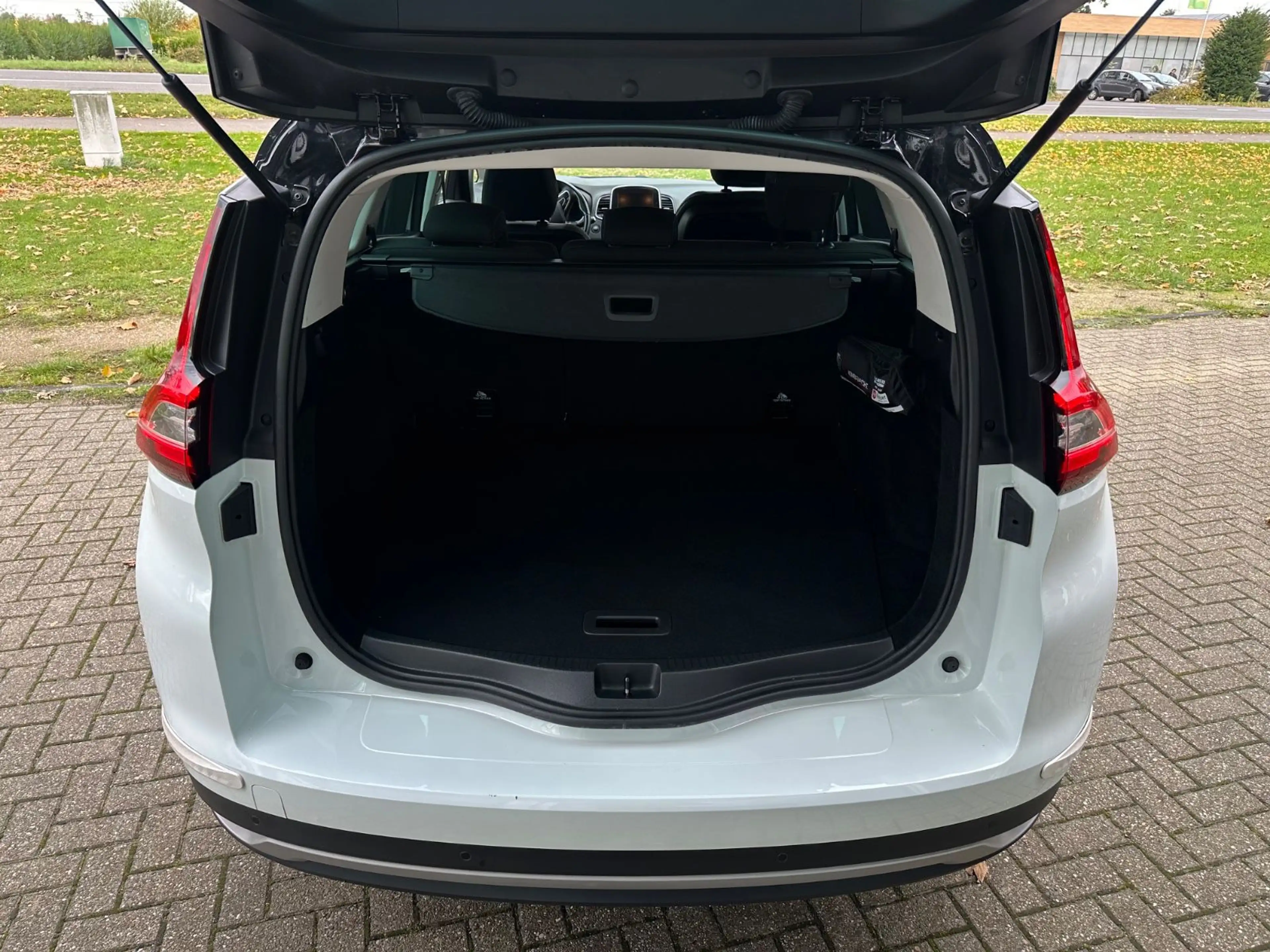 Renault Scenic IV Grand Limited*R-KAM*NAVI* — photo 8