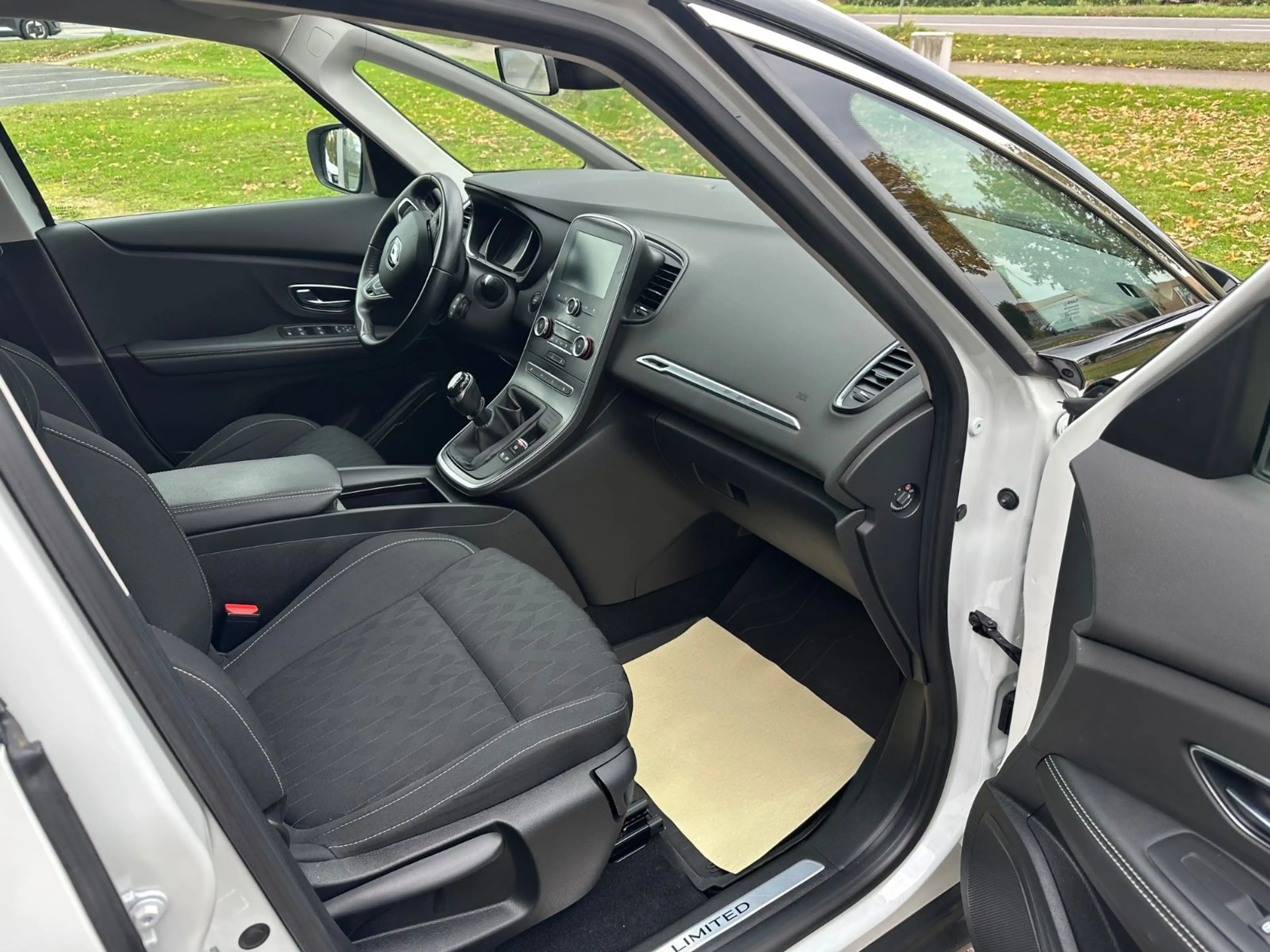 Renault Scenic IV Grand Limited*R-KAM*NAVI* — photo 12