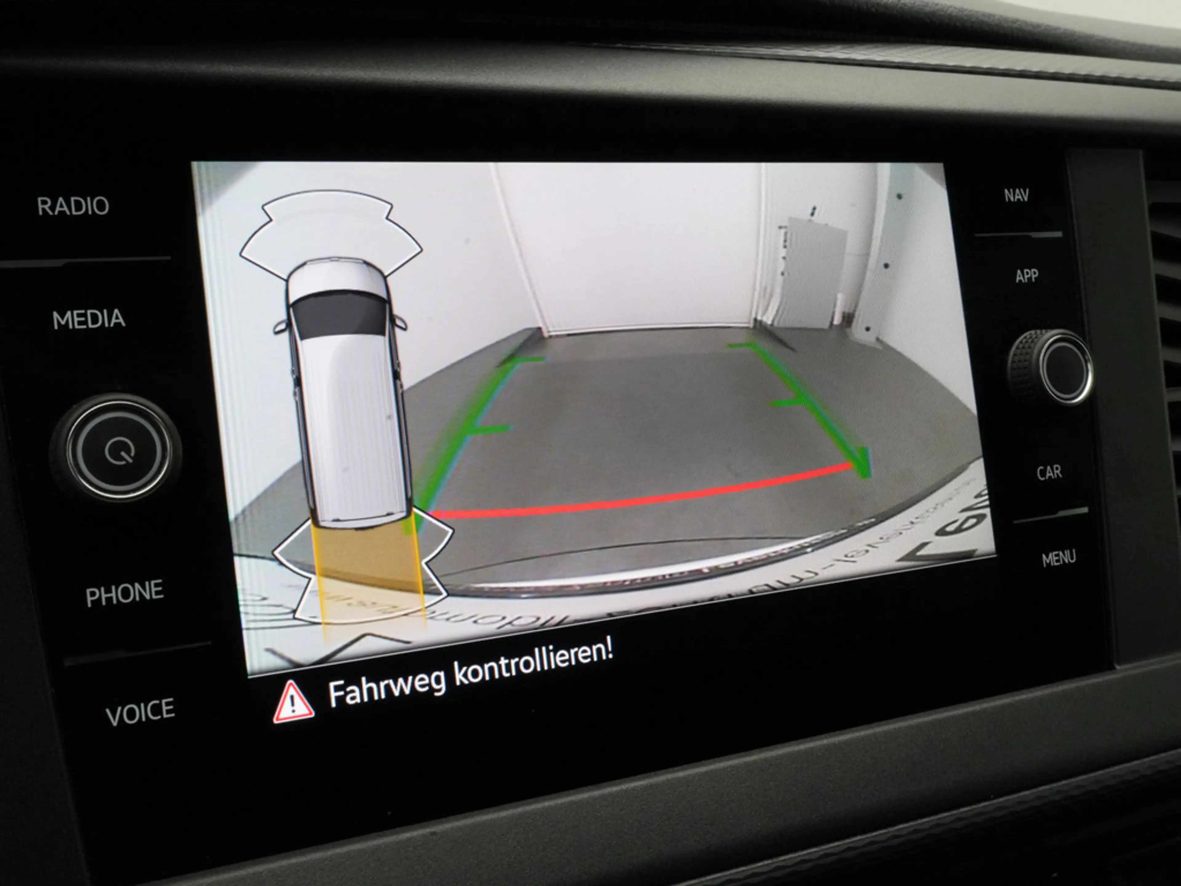 Volkswagen T6.1 Multivan Family DSG CARPLAY PDC KAM NAVI — photo 8