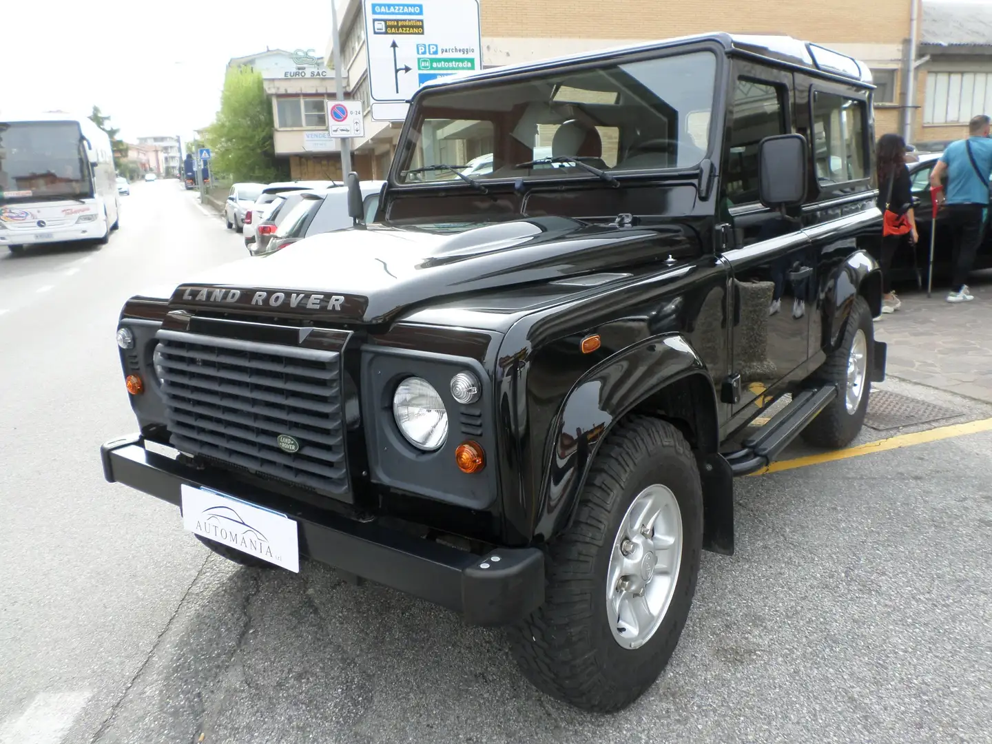 Land Rover Defender 90 2.2 td SW Unico proprietario Nero - 2