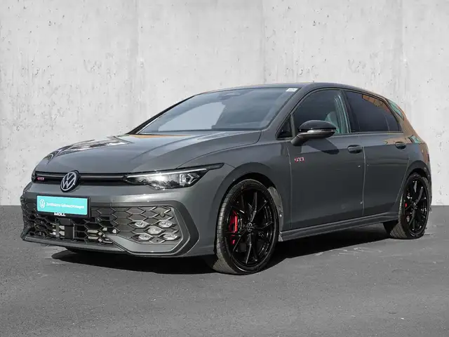Volkswagen Golf view 2