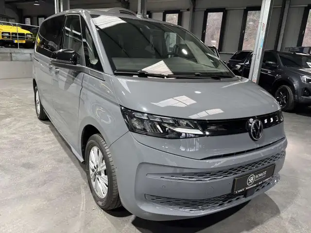 Volkswagen T7 Multivan 2.0 TDI 150 Auto.