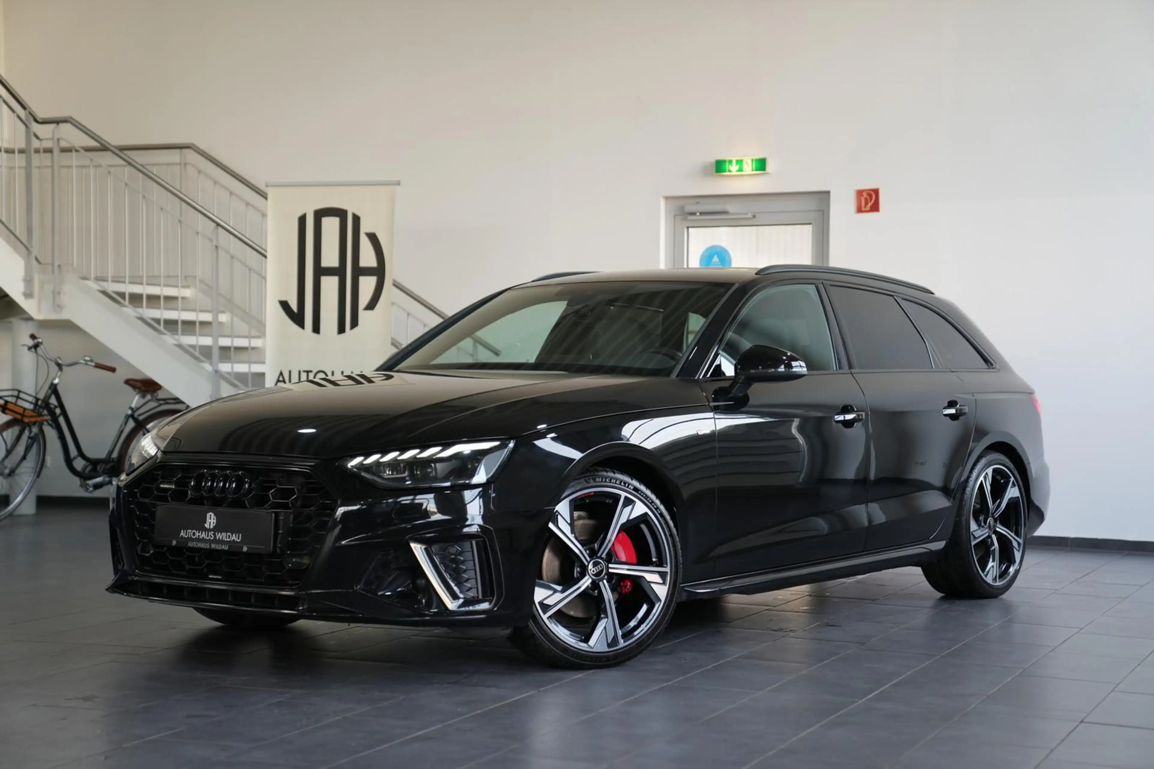 Audi A4 Avant 40 TDI quattro S line Sport