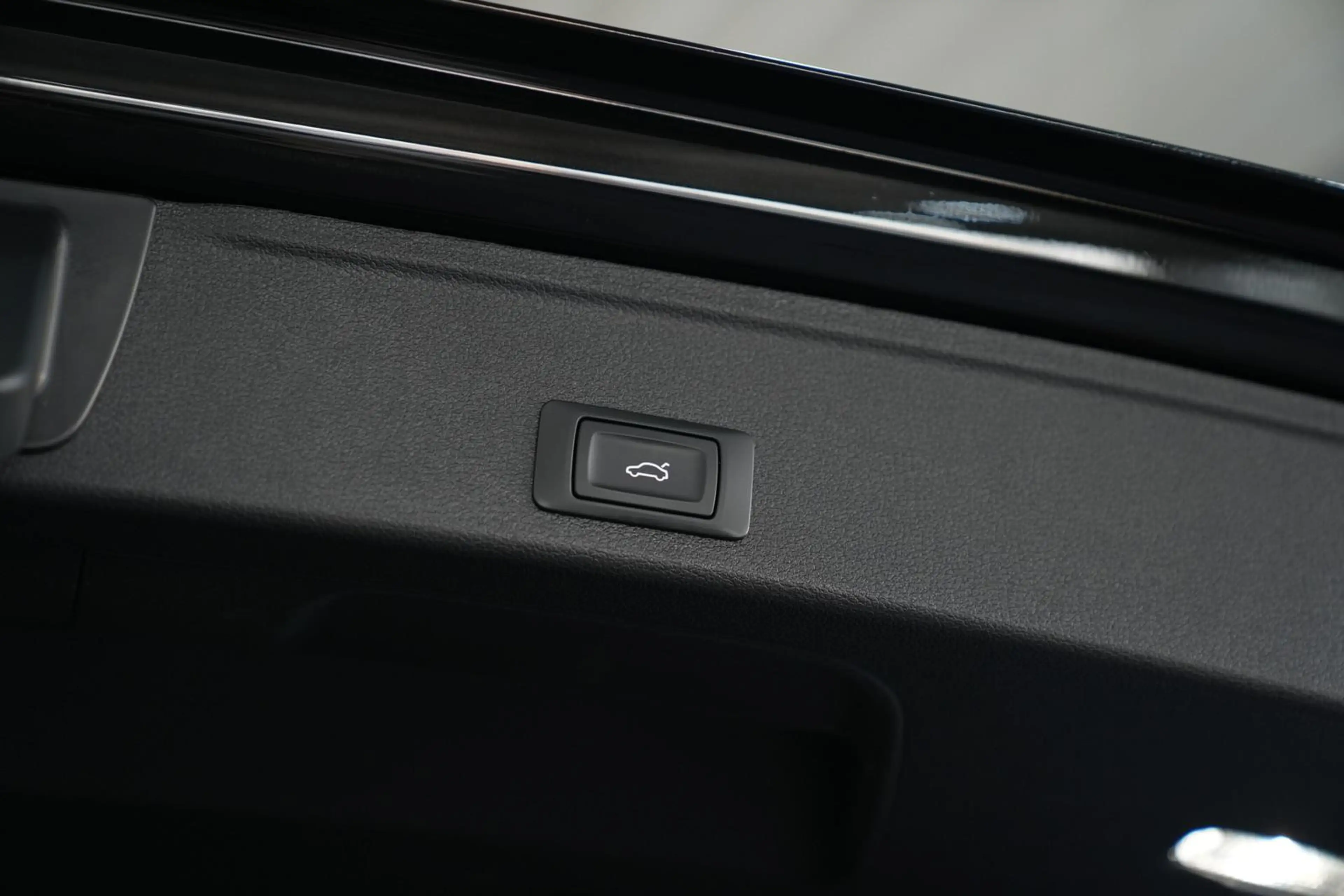 Audi A4 Avant 40 TDI quattro S line Sport — photo 10