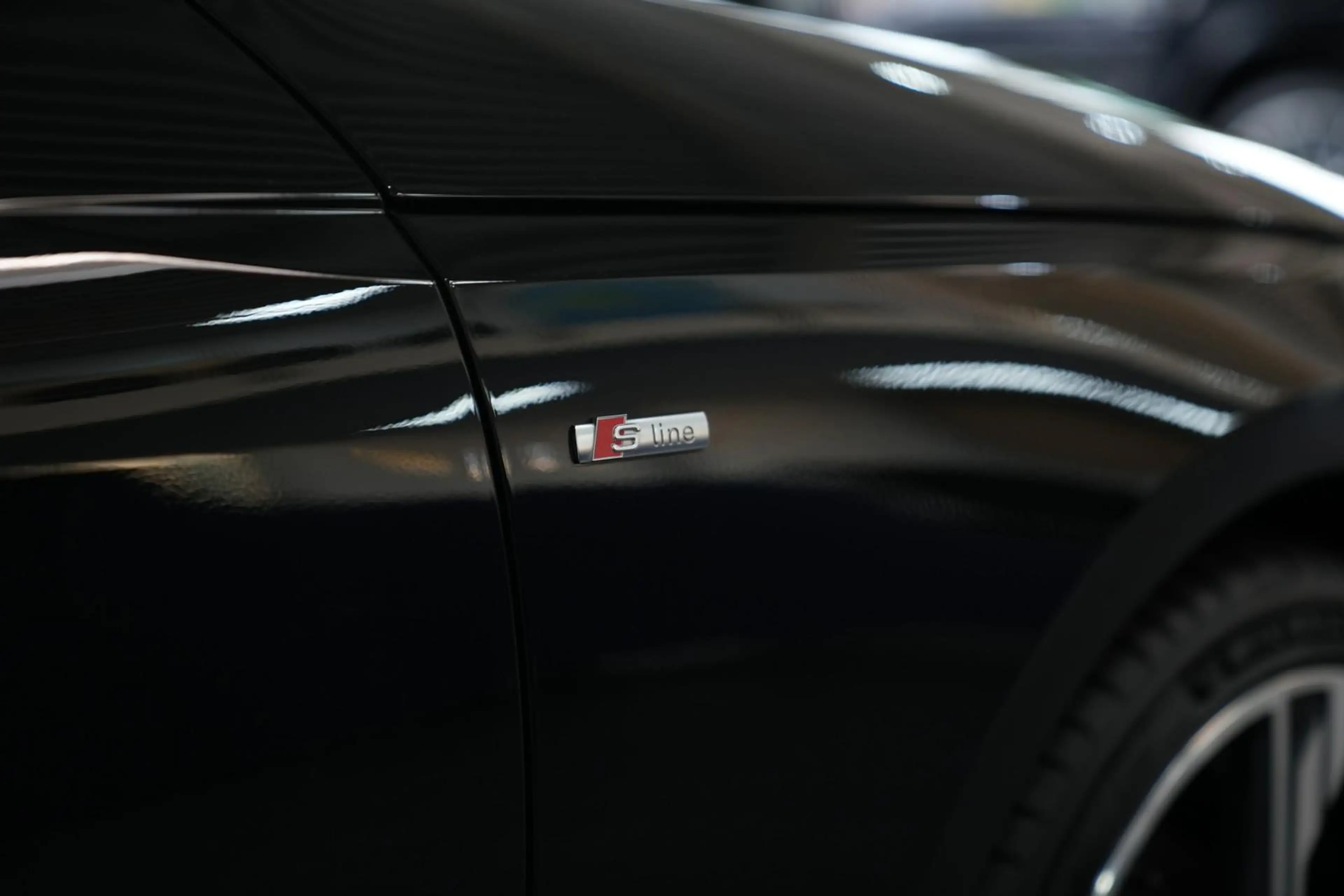 Audi A4 Avant 40 TDI quattro S line Sport — photo 6