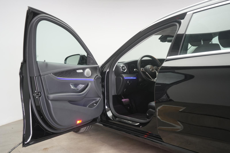 Mercedes-Benz E 300 d 4Matic T Exclusive Leder/Distronic/Kamer — photo 11
