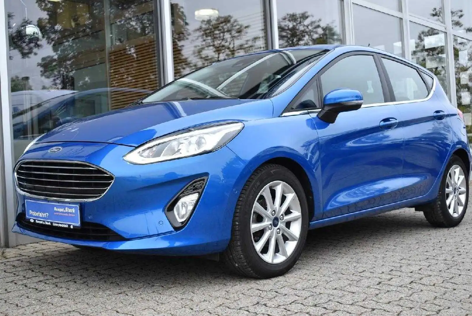 Ford Fiesta Titanium Blau - 2