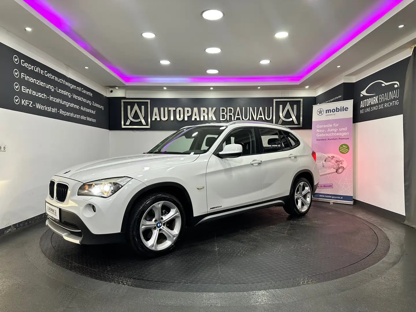 BMW X1 20d xDrive Automatik *PANORAMA*NAVI* Weiß - 2