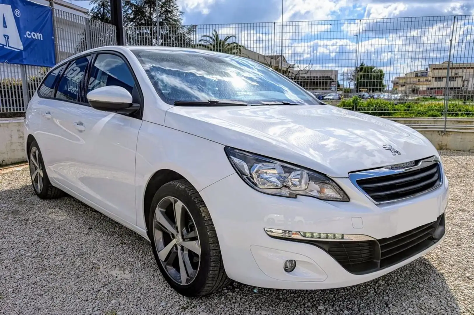 Peugeot 308 BlueHDi 100 S&S SW Business Bianco - 2