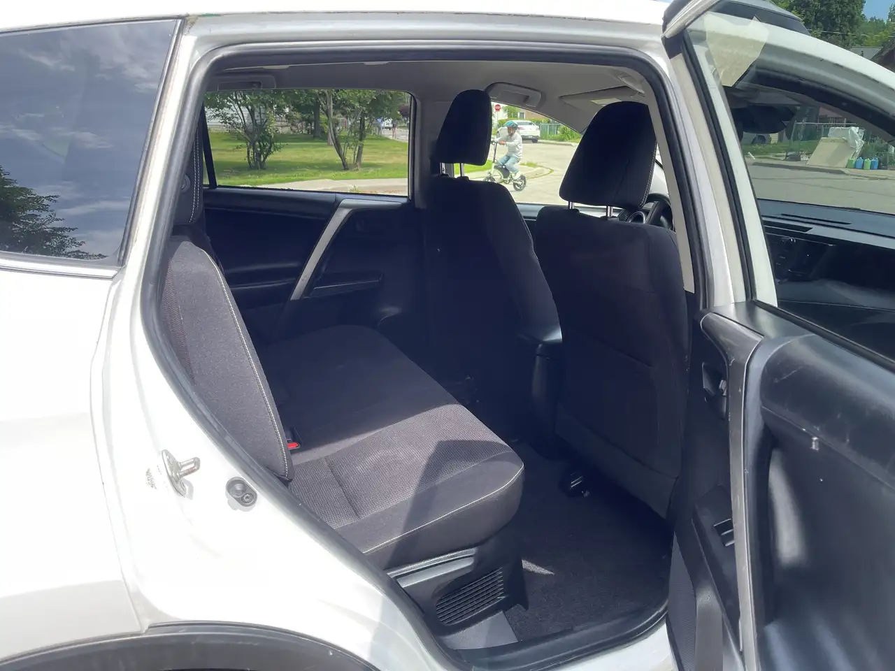 Toyota RAV 4 снимка Toyota RAV 4