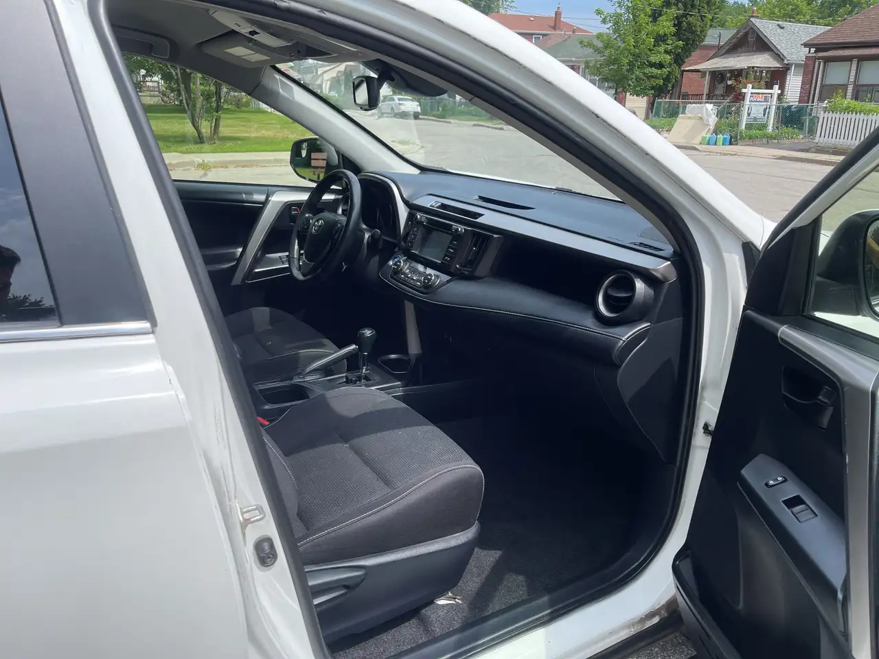 Toyota RAV 4 снимка Toyota RAV 4