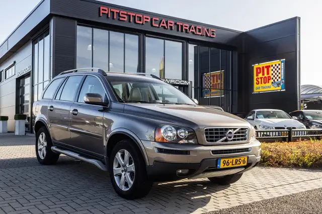 Volvo XC90 2.5 T5, 210pk, NL Auto, 7-Persoons, Youngtimer, Le