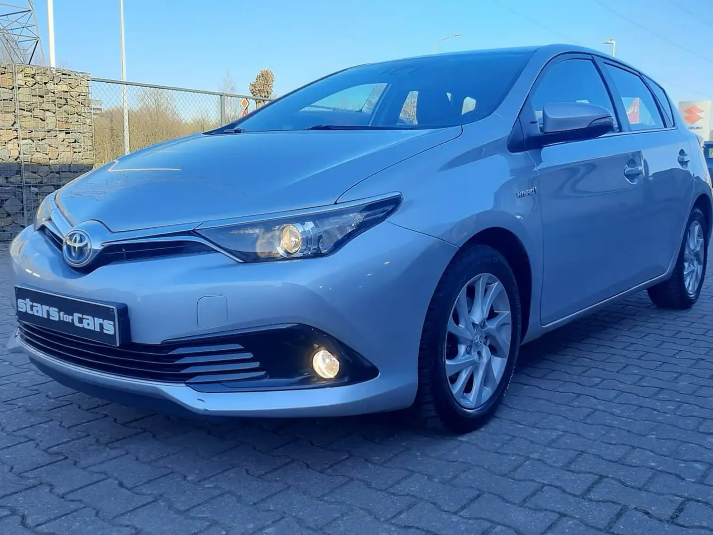 Toyota Auris Auris 1.8 VVT-i Hybrid Automatik Edition S+ Zilver - 1