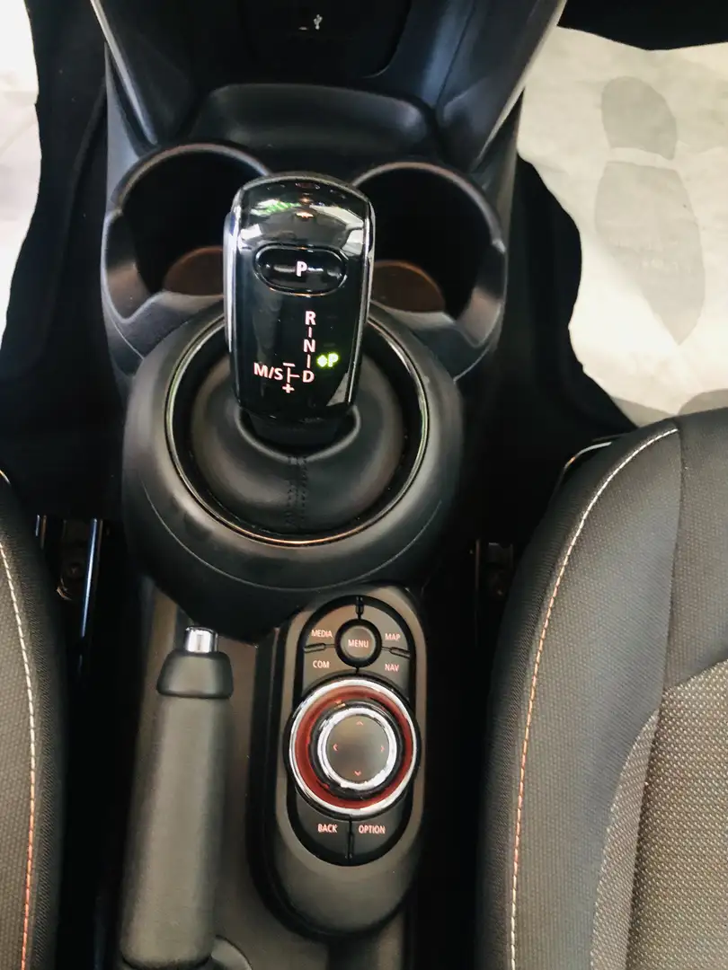 MINI Cooper 5p 1.5 Boost auto - 2