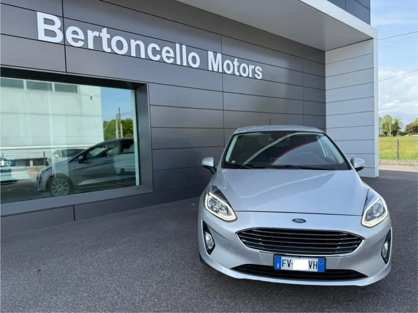 Ford Fiesta 1.1 85CV GPL 5 porte Titanium NEOPATENTATI-CARPLAY Plateado - 2