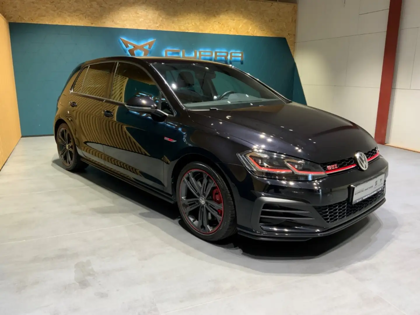 Volkswagen Golf VII GTI 2.0TSI DSG+AHK +ACC+Sitzhzg+Navi Schwarz - 2