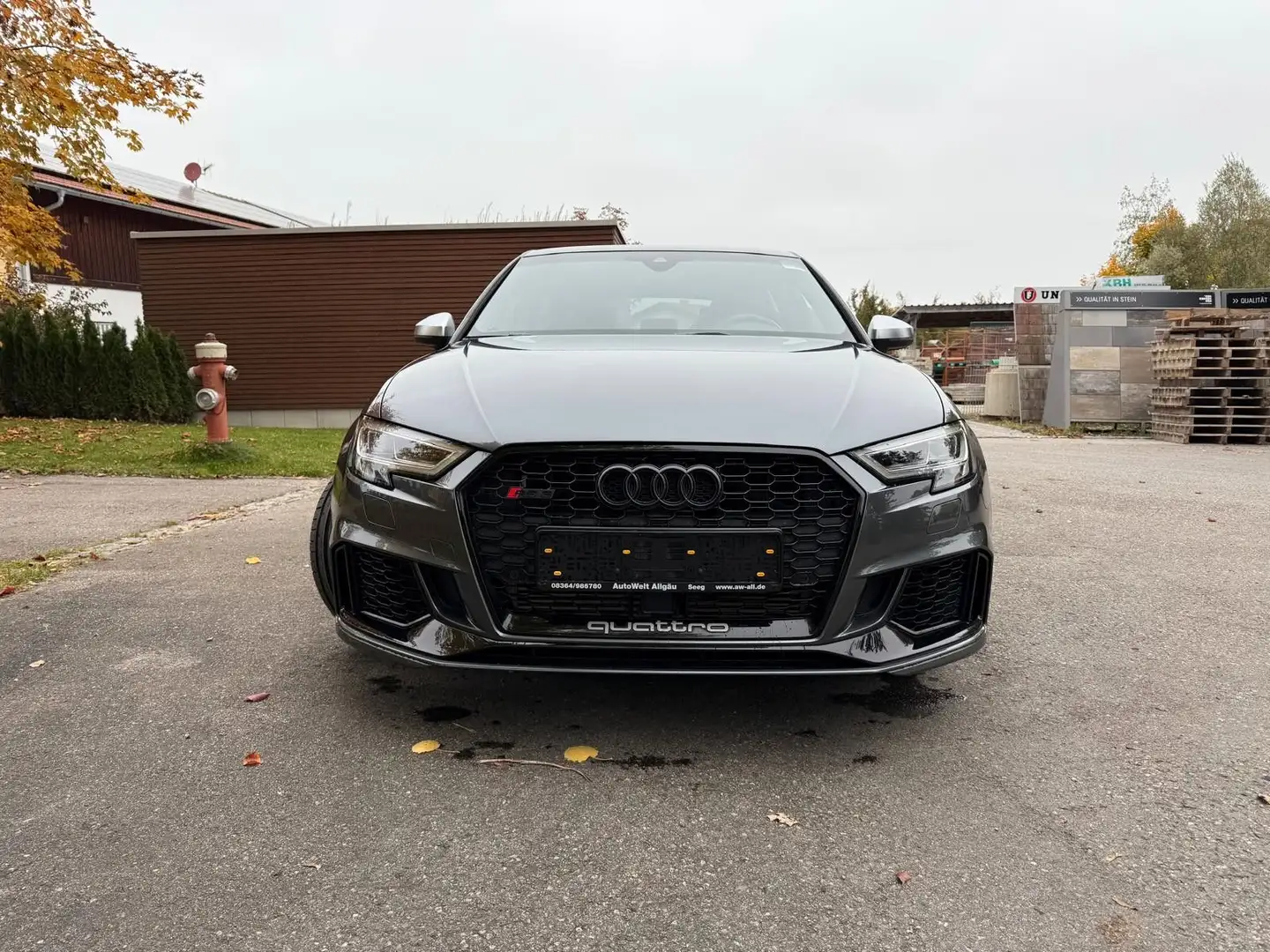 Audi RS3 Sportback 2.5 TFSI quattro / LEDER / PANO Grau - 2