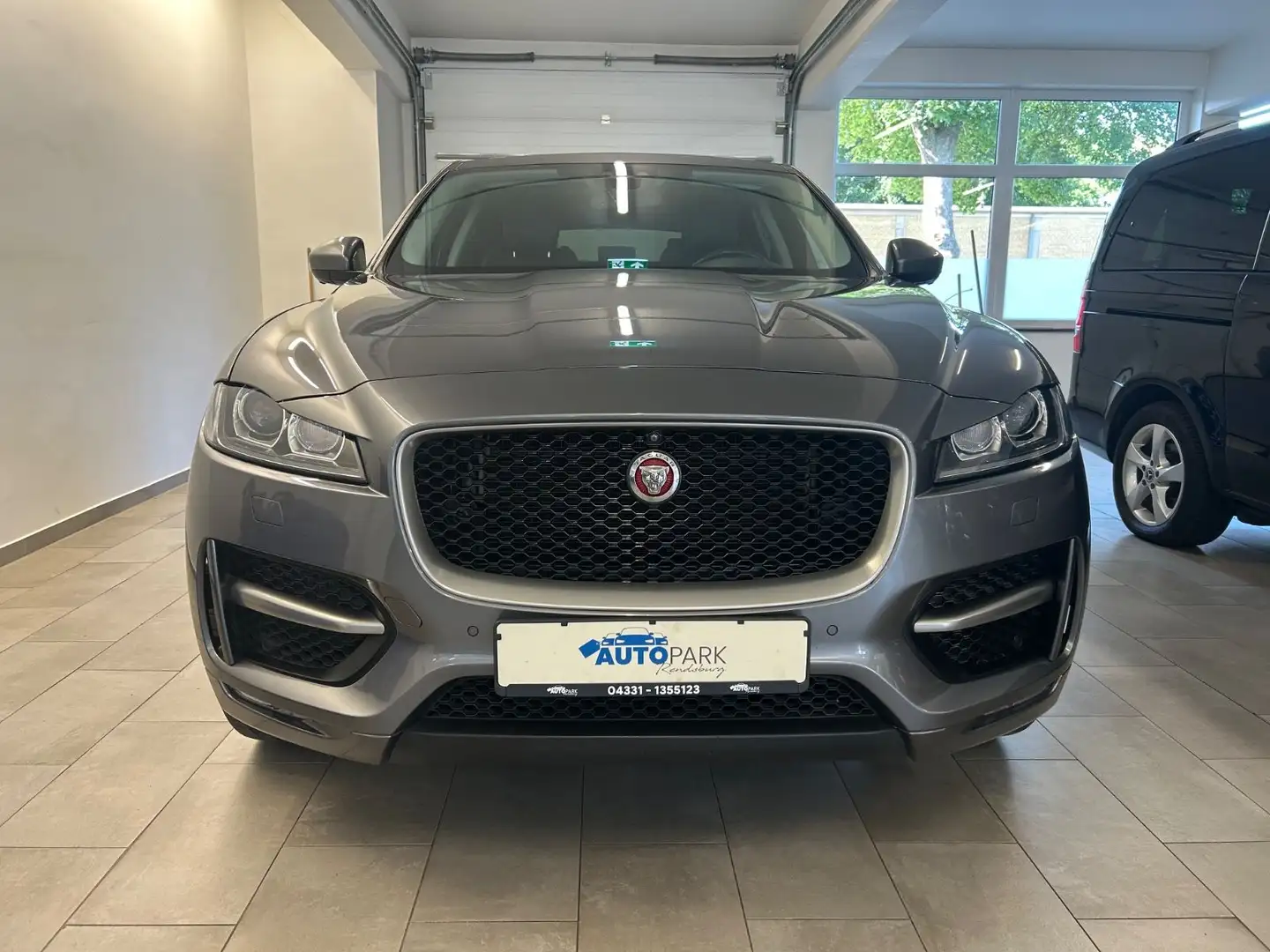 Jaguar F-Pace R-Sport AWD Grau - 2