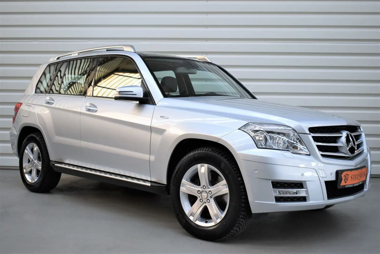Mercedes-Benz GLK 220 GLK220 CDI 4Matic+Pano+SHZ+PDC+Bi-Xenon Zilver - 1