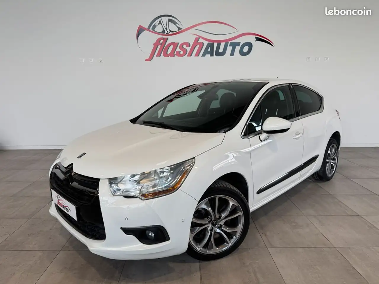 Citroen DS4 1.6 i 200cv-2014-1ere MAIN