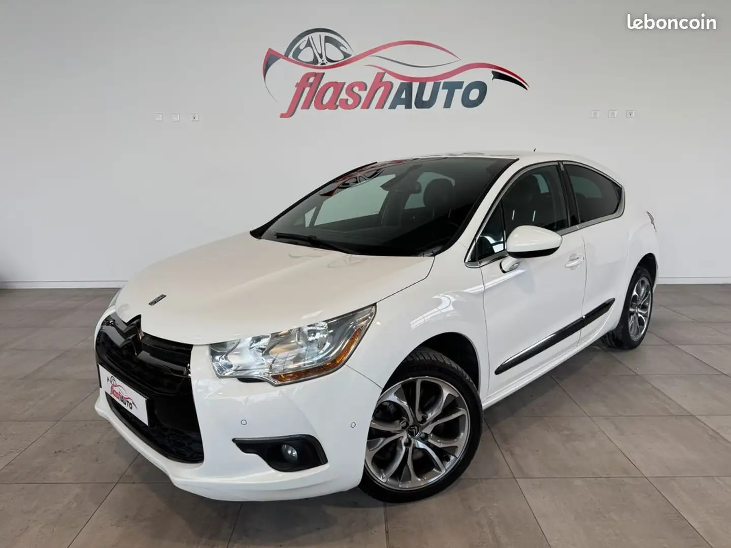Citroen DS4 1.6 i 200cv-2014-1ere MAIN Blanc - 1