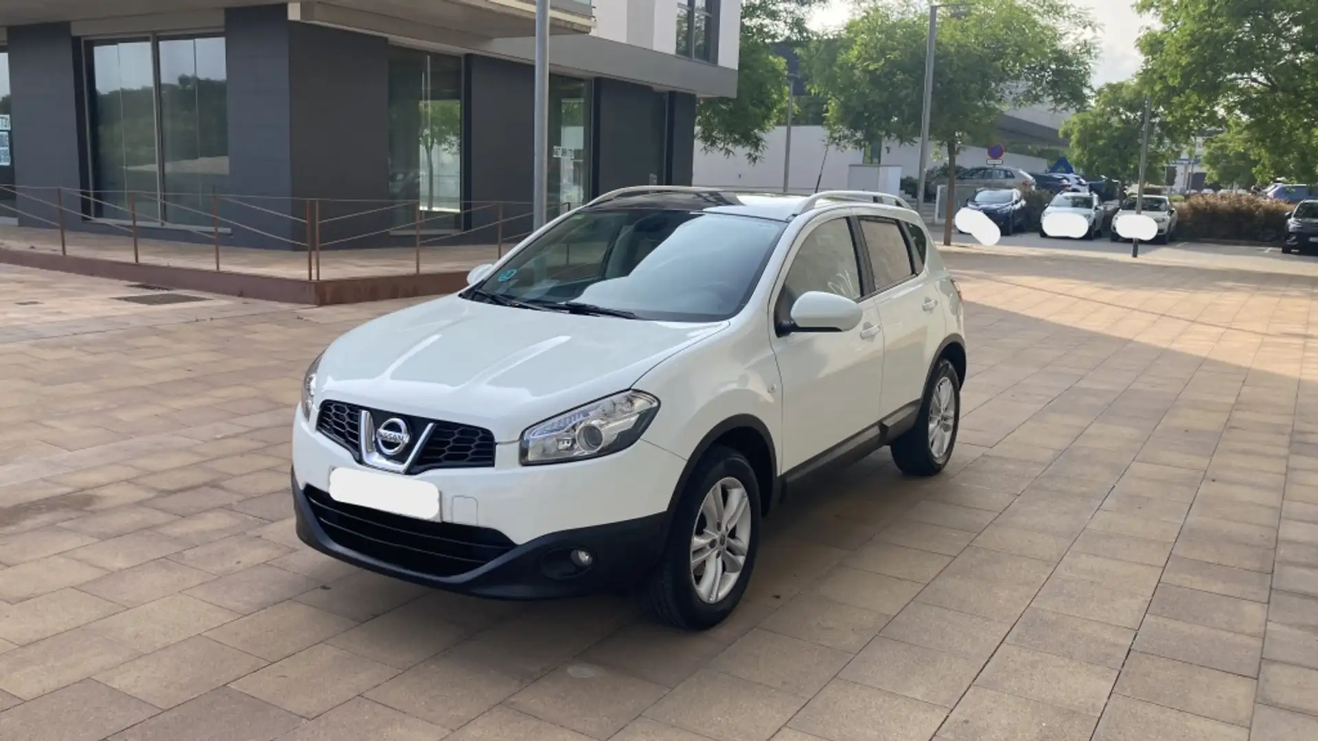 Nissan Qashqai 1.6 Tekna Sport 4x2 17´´ Білий - 1