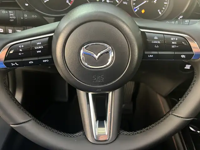 Mazda CX-30 view 9