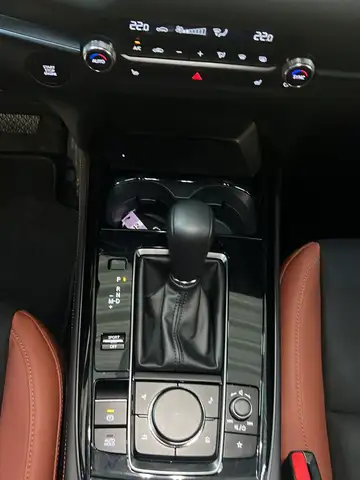 Mazda CX-30 view 3