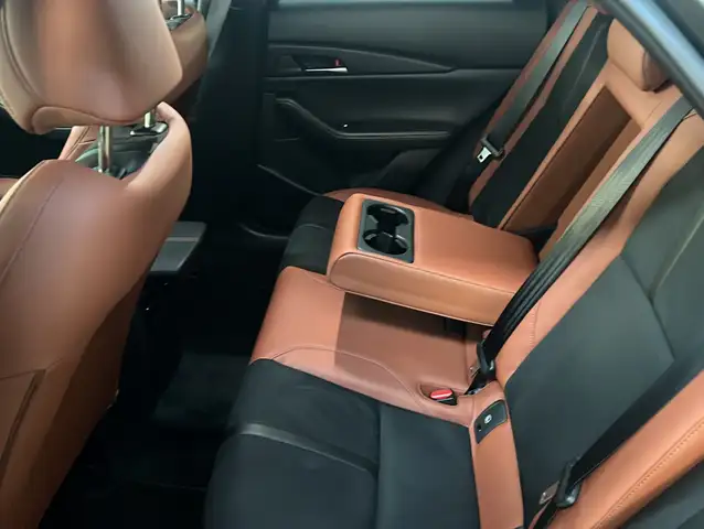 Mazda CX-30 view 16