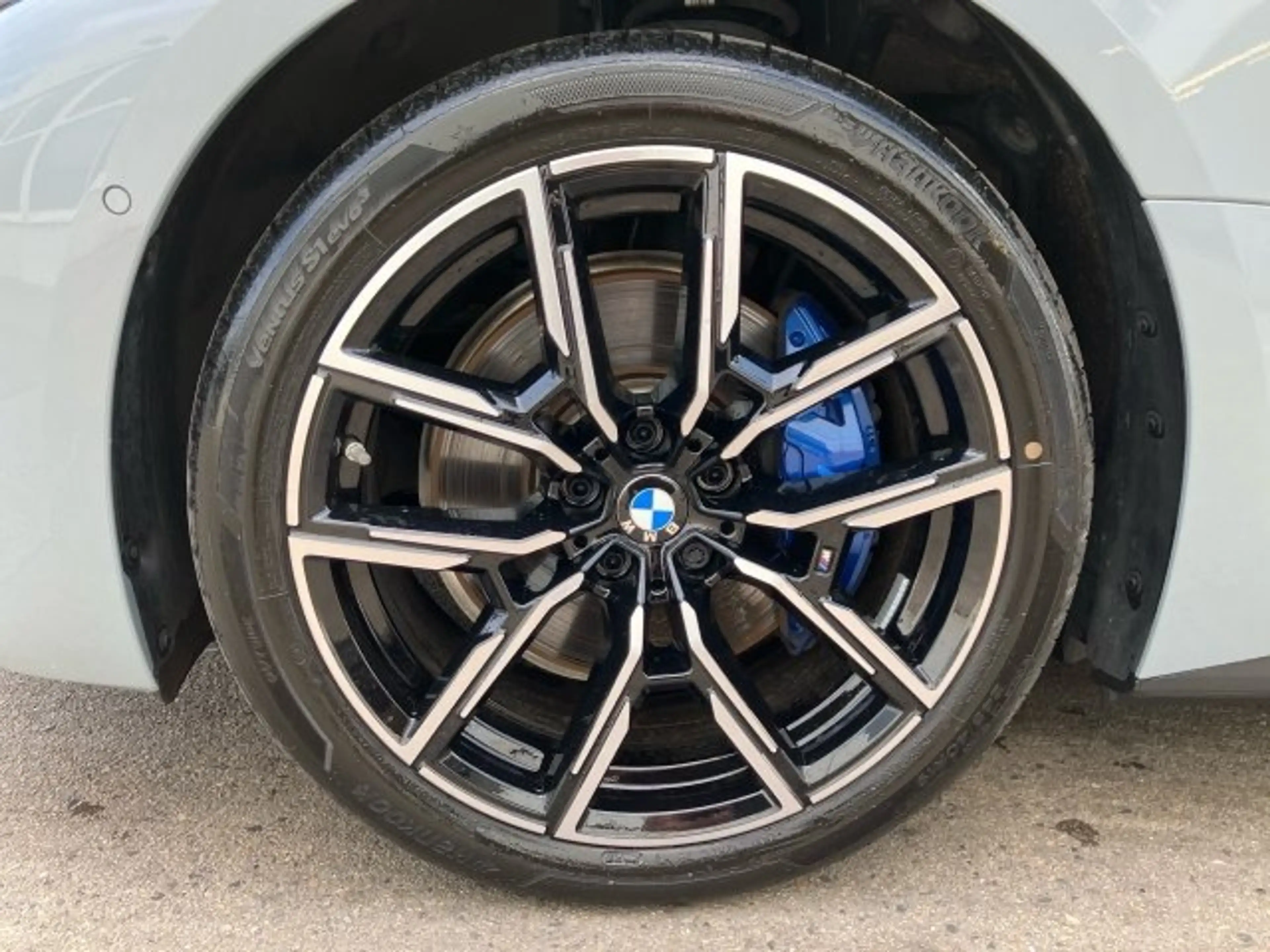 BMW i4 eDrive40 Gran Coupe — photo 8