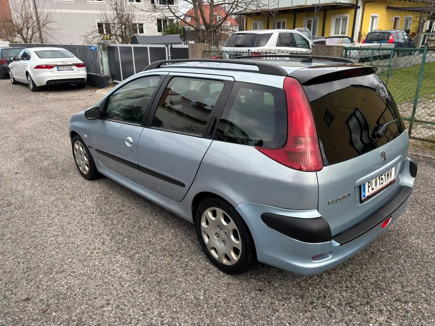 Peugeot 207 Peugeot 207 2.0 HDI Sport Kombi / Family Van Blau - 2