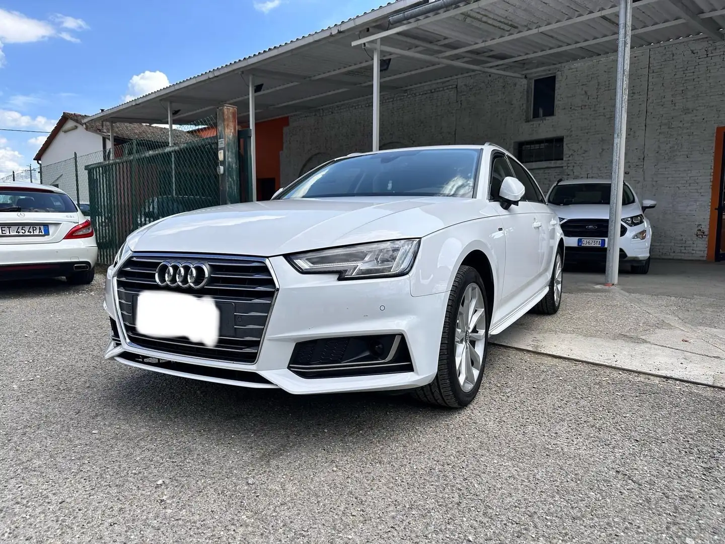 Audi A4 A4 Avant 2.0 tfsi g-tron S line edition 170cv Bianco - 1