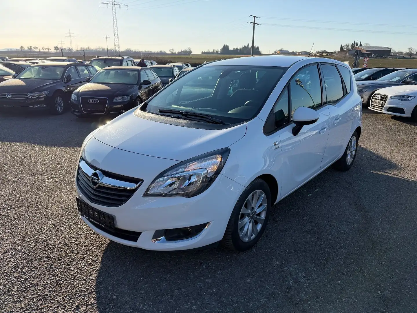 Opel Meriva B Active 1.6 CDTI 1.Ha PDC AHK Tempom SHG Weiß - 1