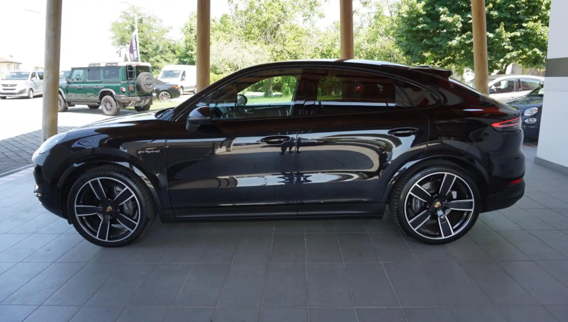 Porsche Cayenne Coupé 3.0 V6 E-Hybrid Nero - 2
