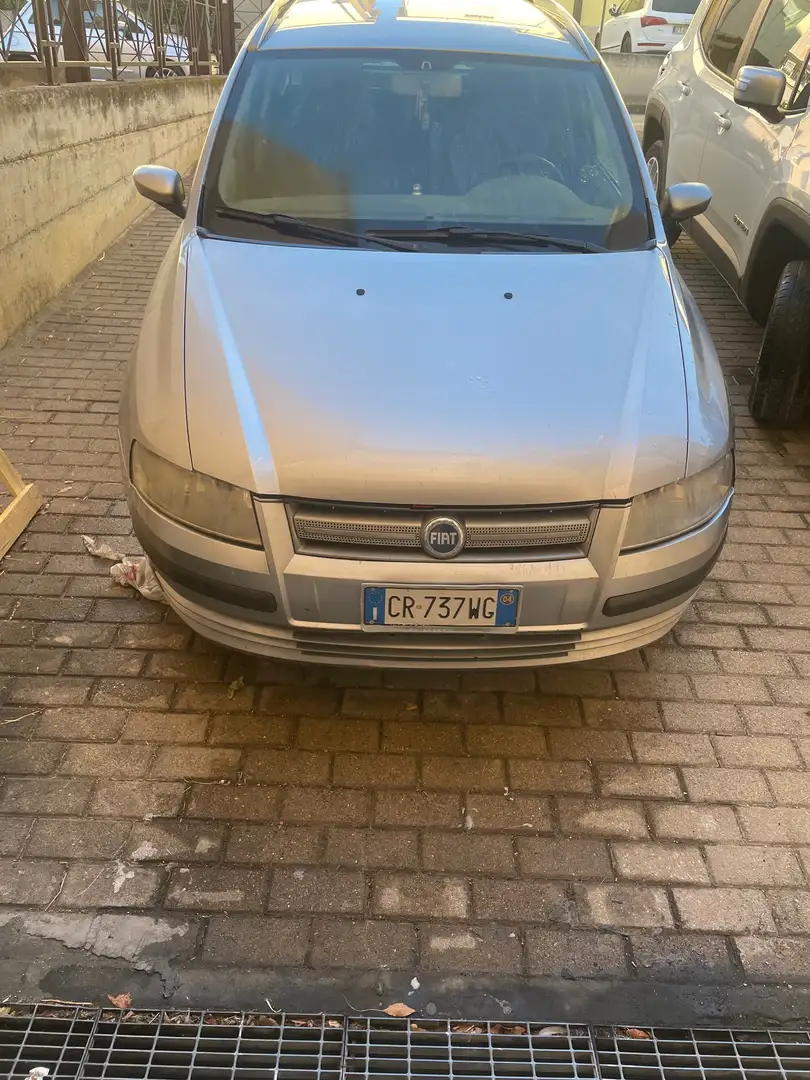 Fiat Stilo Stilo Multiwagon 1.9 jtd Dynamic 115cv Серебристый - 1