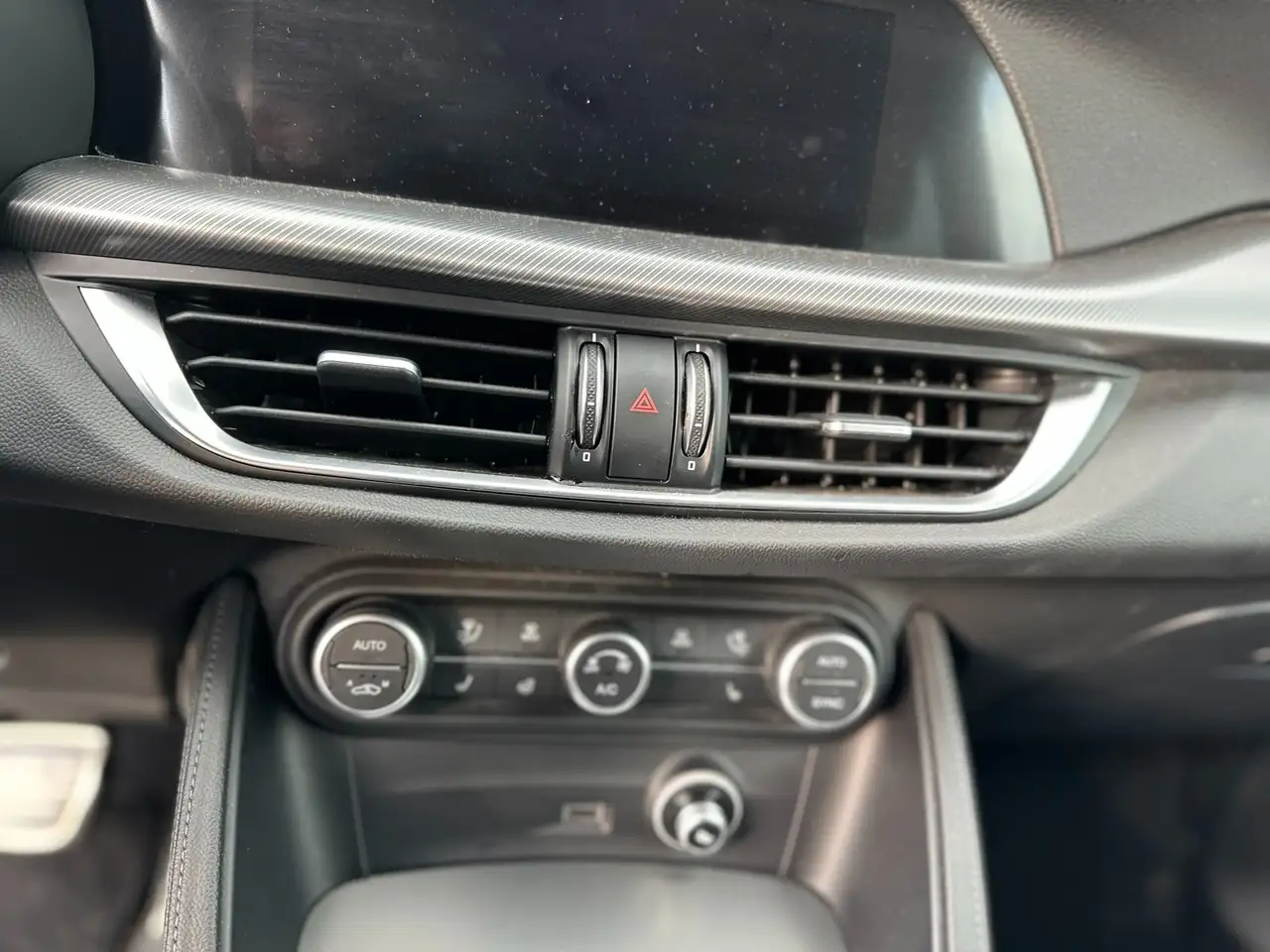 Alfa Romeo Stelvio 2024 — фото 14
