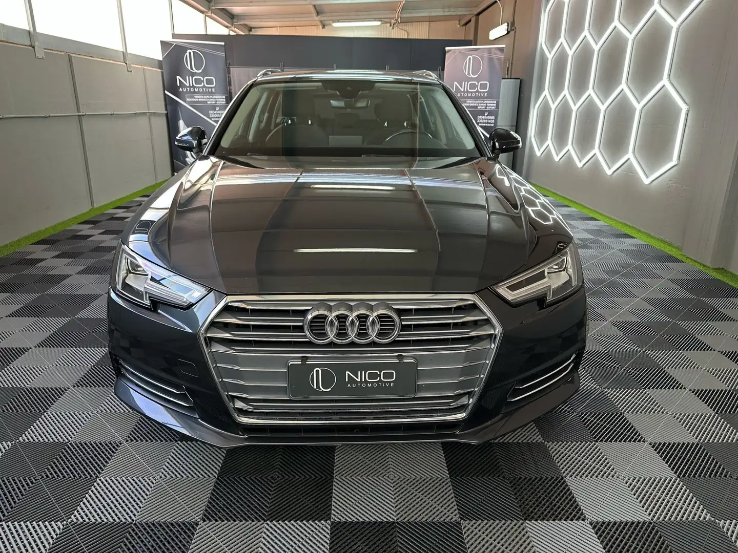 Audi A4 Avant 2.0 TDI 150 CV ultra S tronic Sport Grigio - 2