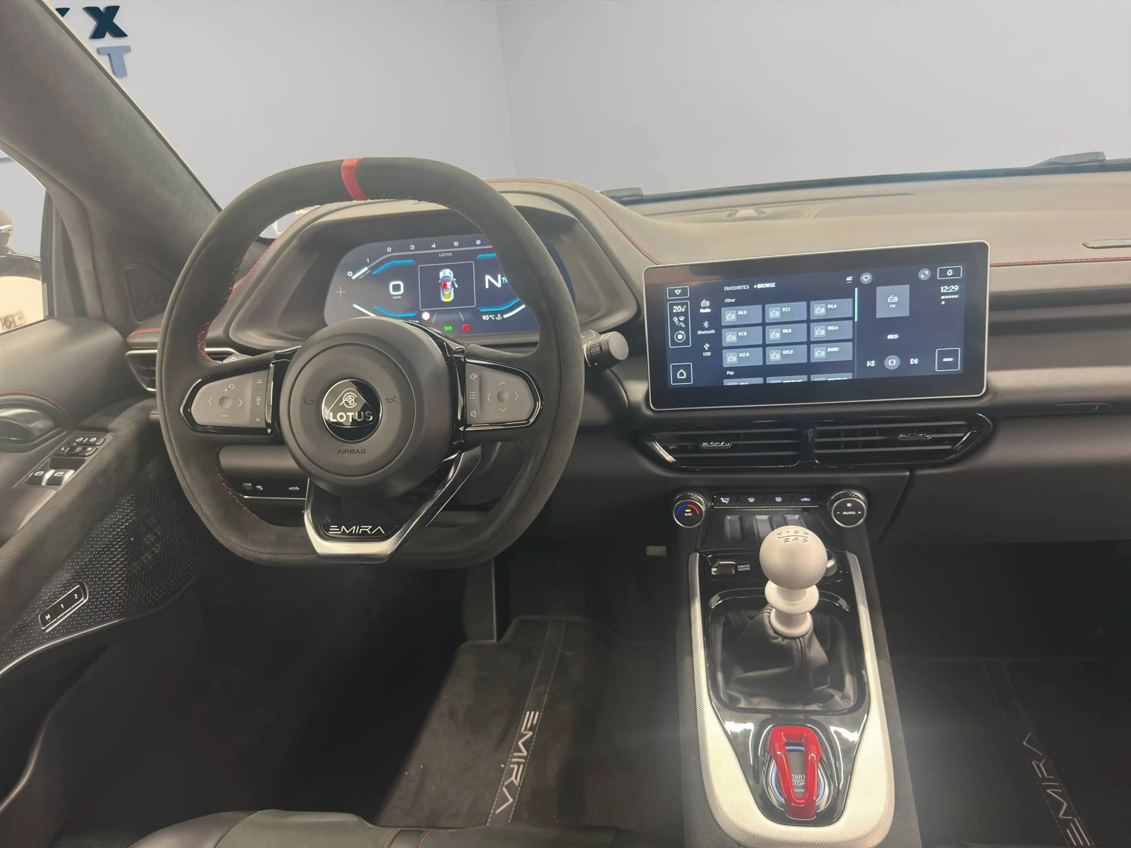 Lotus Emira Emira V6 SE — photo 14