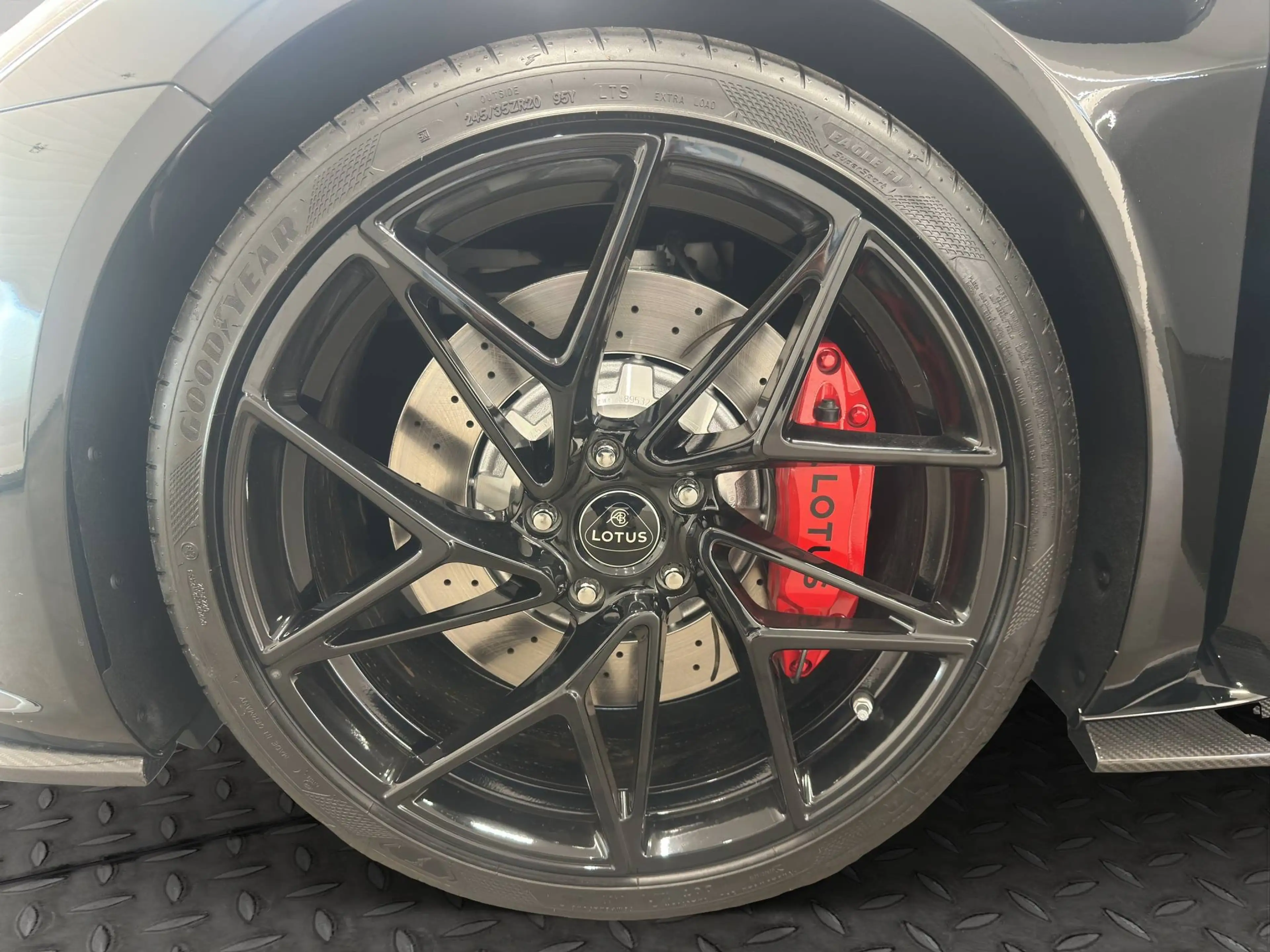 Lotus Emira Emira V6 SE — photo 8