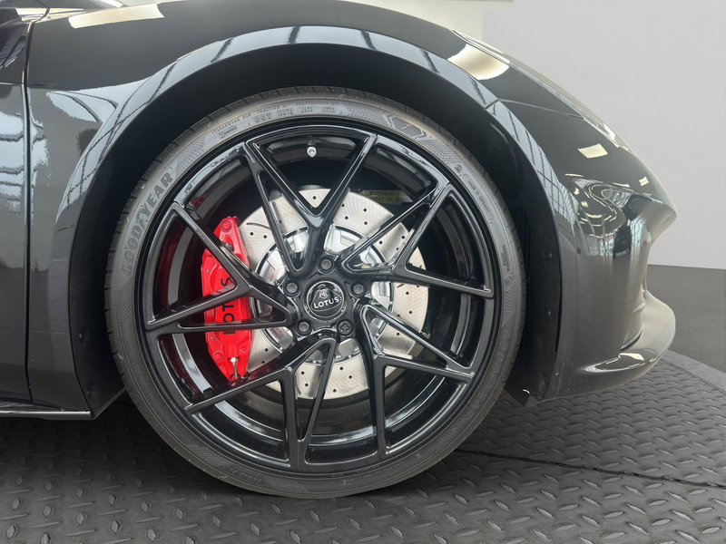 Lotus Emira Emira V6 SE — photo 9