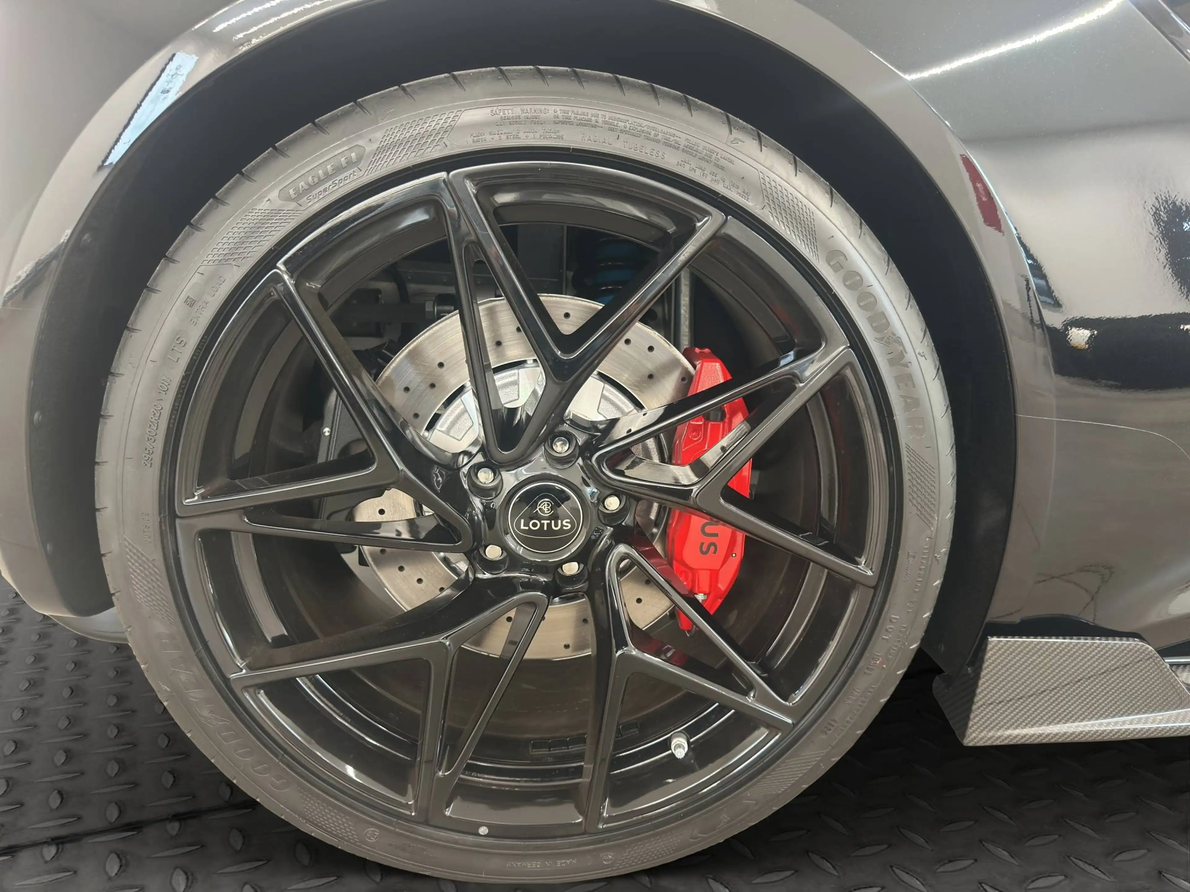 Lotus Emira Emira V6 SE — photo 9
