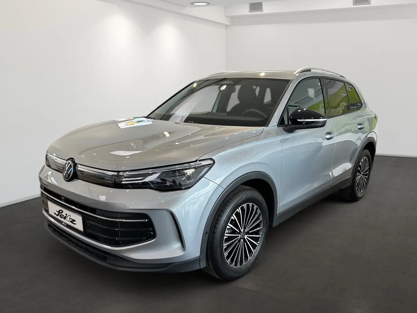 Volkswagen Tiguan 1.5 eTSI Goal *NAVI*KAMERA*LED*SITZH* Silber - 2